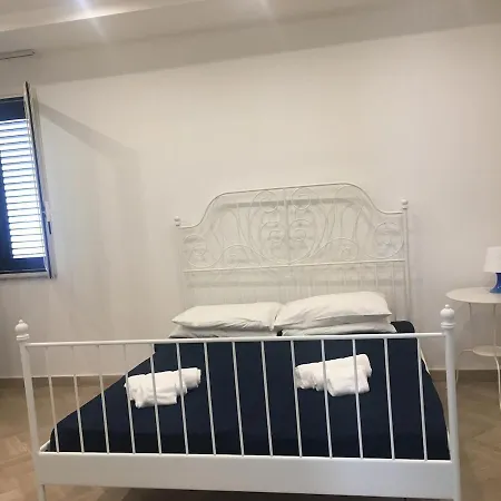 Residenza Il Delfino 度假居 加利波利